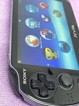 PS VITA oled + 4gb karta - 8