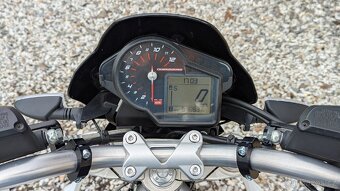 Aprilia Dorsoduro 750 - 8