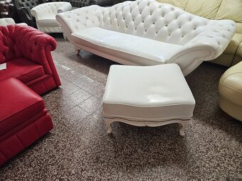 CHESTERFIELD ŠTÝL,KOŽENÁ BIELA 3+2KESLÁ+TABURET,NEROZŤAH. - 8