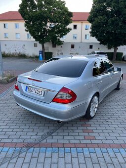 Mercedes Benz W211 - 8