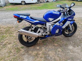 Yamaha r6 - 8