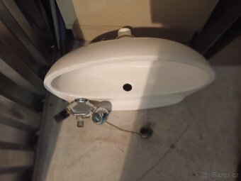 2 umyvadla + sušák na prádlo - 8