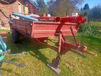 Rozmetadlo hnoje 3 t - 8
