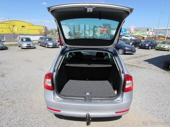 Škoda Octavia II 1.6 TDi 77kW kombi, Servisní kniha, 2.maj. - 8