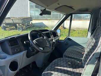 Ford Transit 2.2tdci - 6 míst, L2H2 - 8