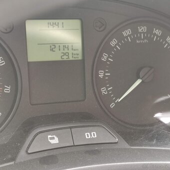 Škoda Fabia kombi facelift 120tis km Černá metla - 8