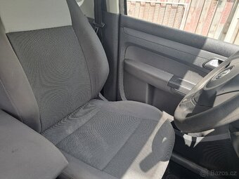 VW Caddy 1,6 TDi 7 míst 2012 - 8