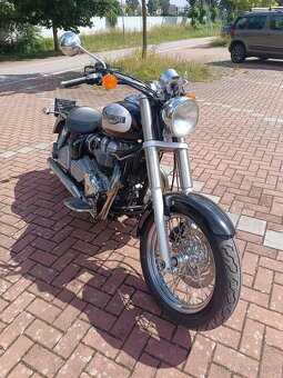 Triumph Bonneville America 800 - 8