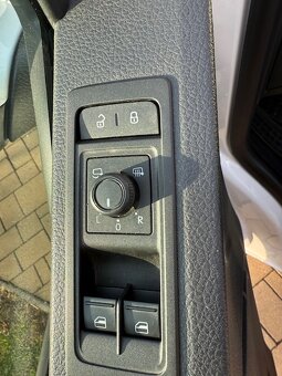 VW Caravelle 2.0 TDI DSG - 8