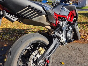 Aprilia Dorsoduro 900 - 8