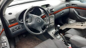 Toyota Avensis Combi 2,0 D4D 85kW 2003 - dily - 8