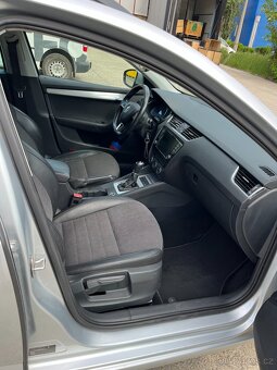ŠKODA OCTAVIA STYLE 2.0TDI 110KW DSG - 8