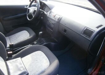Škoda Fabia 1.4i klima,serviska benzín manuál 55 kw - 8