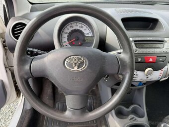 Toyota Aygo 1.0 50kw 2011 najeto 101km - 8
