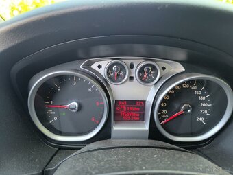 Ford Focus - 8