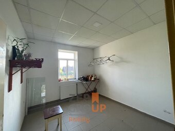 Prodej rodinného domu o rozloze 370 m2, Prasek, ev.č. 00287 - 8