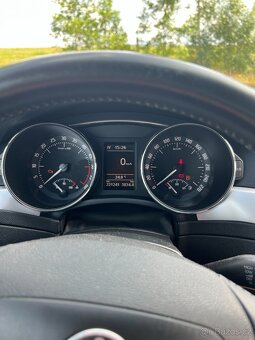 Škoda superb 2.0 TDI 125Kw ČR WEBASTO - 8
