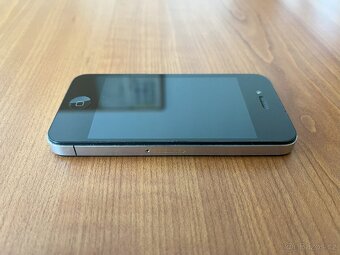 iPhone 4 s kapacitou 16 GB - originálne balenie - 8