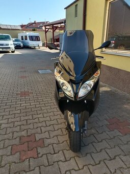 Suzuki Burgman 400 - 8