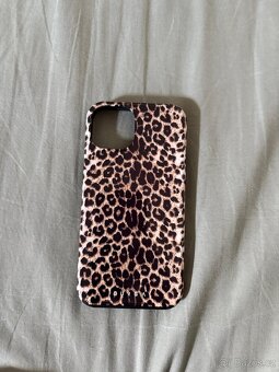 Prodám iPhone 13 - 8