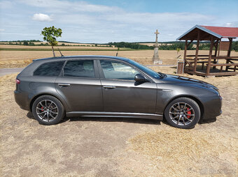 Alfa Romeo 159 2.0 JTDm - 8