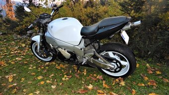 Suzuki GSX-R 750 - 8