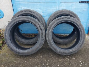 Tesla3-letní origo pneu Michelin e Primacy 235/45 R18,zánovn - 8