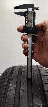 245/45/18 Pirelli Centurato, DOT 1222, 7.0mm-6.7mm - 8