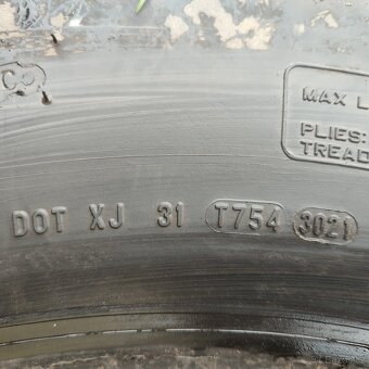 Pneu Pirelli AP05 385/65 R22.5 - 8