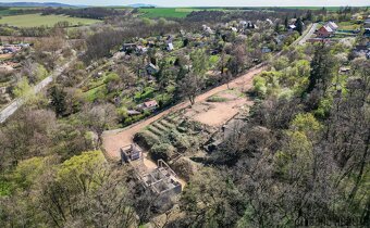 Prvorepubliková vila s  pozemkem 5 181 m² v Želešicích - 8