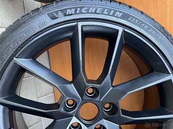 GEMINI SCHWARZ skoda Octavia RS 3 5x112 7,5x18 ET 51 - 8