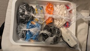 LEGO BOOST 17101 - kompletní sada s USB adaptérem navíc - 8