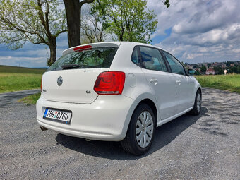 Prodám VW polo 5 s benzinovým motorem 1,4 a výkonem 63kW - 8