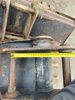 Prodám podkopovou lopatu na JCB 2cx - 8