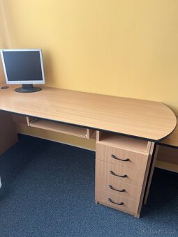 SET kancelářského nábytku - světlý dřevěný dekor - 8