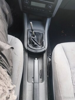 Seat Ibiza 6l1 III 1.4 16v 55kw bby nájezd 165tis - 8