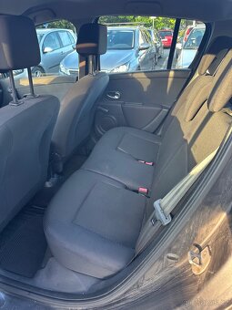 Renault Clio III 1,6L - 8