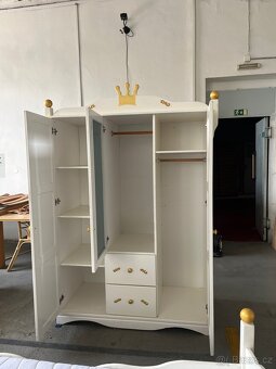 Ložnice (skříň, postel, noč. stolek) - 8