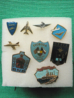 Zapalovače, fil.karty, Slavia-relikvie, odznaky, brožury aj. - 8