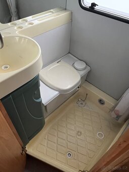 Obytné Fiat Ducato Knaus 2.8 TDi, servis.k. palandy - 8