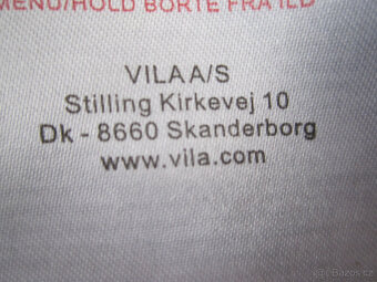 Černý zimní kabát vel. M/L/XL, zapínání na patentky - 8