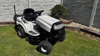 Zachovaly zahradní traktor,traktůrek MTD 12,5HP - 8