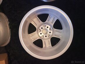 PRODÁM TÉMĚŘ NOVÁ ALU NAZUTÉ NA VYSTAVENÍ 7JX16 - 8