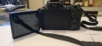 Nikon D5600 + příslušenství - 8