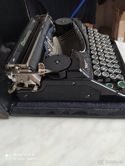 KUFŘÍKOVÝ PSACÍ STROJ - 8