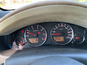 Nisan Pathfinder 4x4 nafta,7 míst - 8