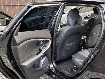Volvo V40, 2,0 D3 POLESTAR Kinetic SERV.KNÍŽKA - 8