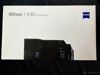 Zeiss Milvus 85mm f1.4 - 8