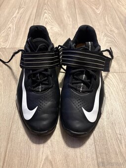 Nike Savaleos - 8