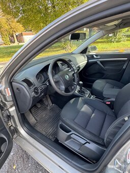 Škoda Octavia 2 1.6 FSI - 8